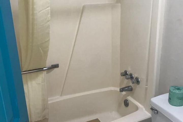 Room 15 of 18