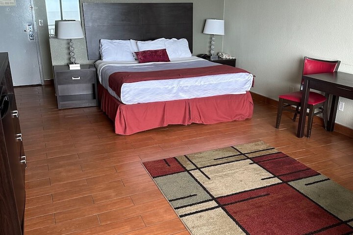 Room 21 of 28