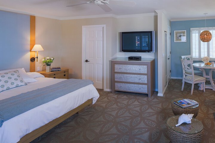 Room 6 of 27