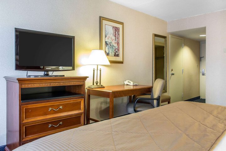Room 9 of 29