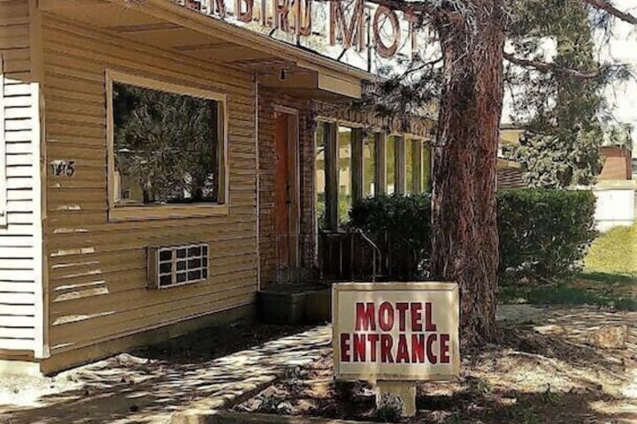 Thunderbird Motel
