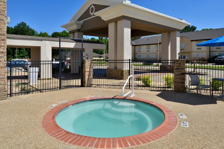 Holiday Inn Express & Suites Carthage by IHG