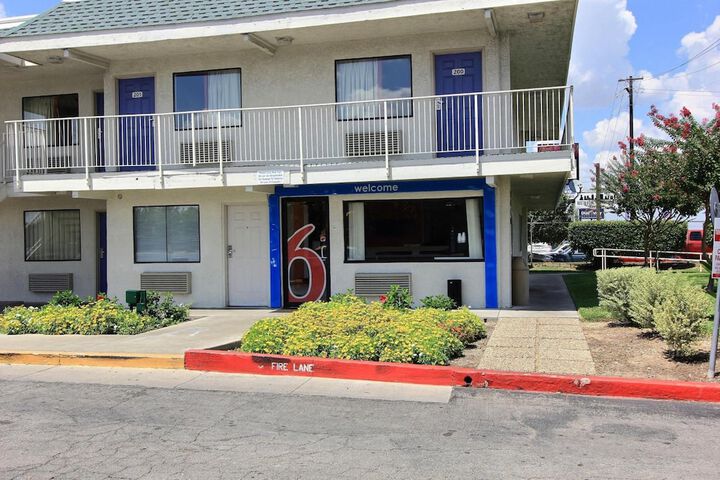 Hotel 2 of 33
