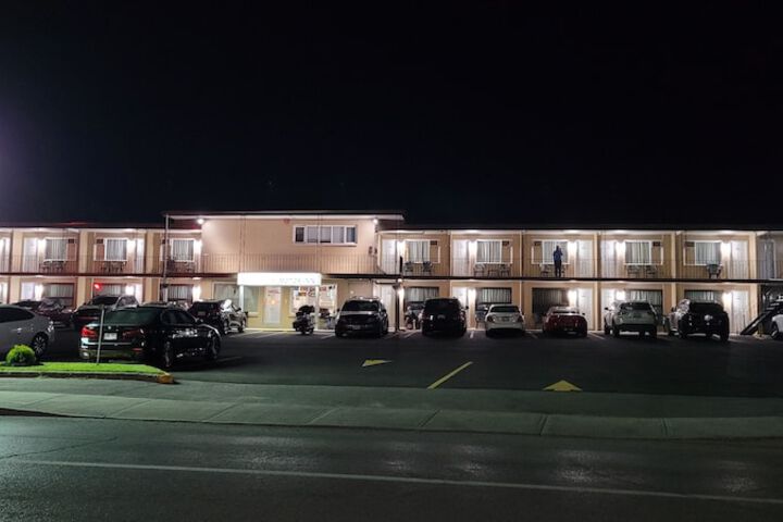 Hotel 2 of 32