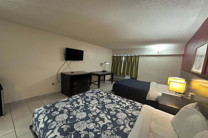 Room 8 of 14