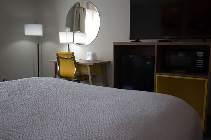 Days Inn by Wyndham Colby