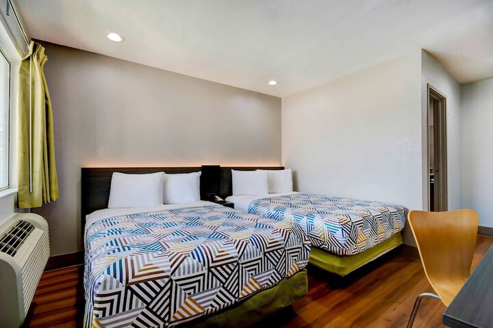 Room 14 of 29