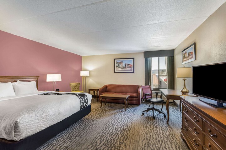 Room 15 of 34