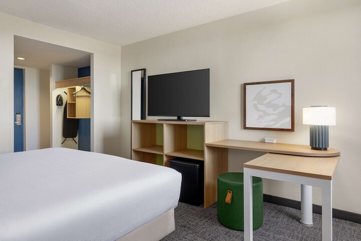 Room 15 of 39