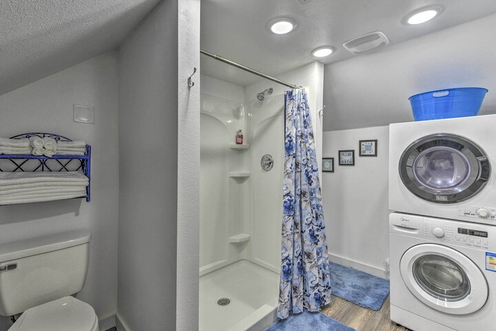 Crescent City Apartment w / Easy Lake Access!