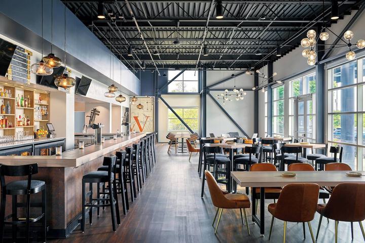 Delta Hotels by Marriott Milwaukee Northwest