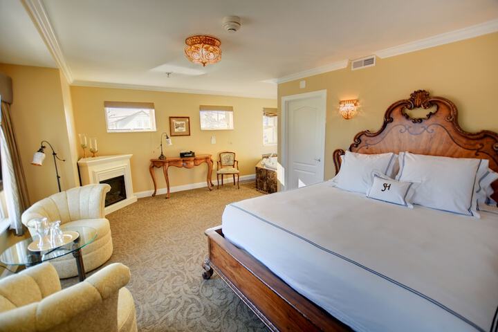 Room 14 of 43
