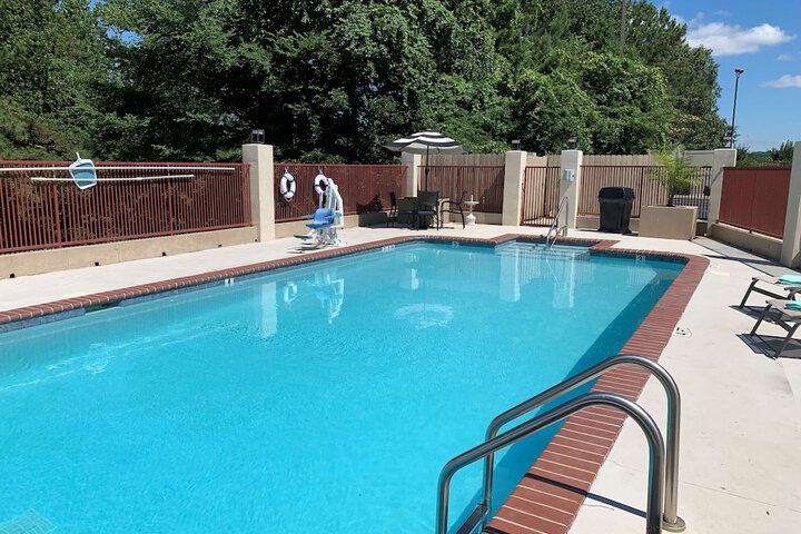 Pool 4 of 20