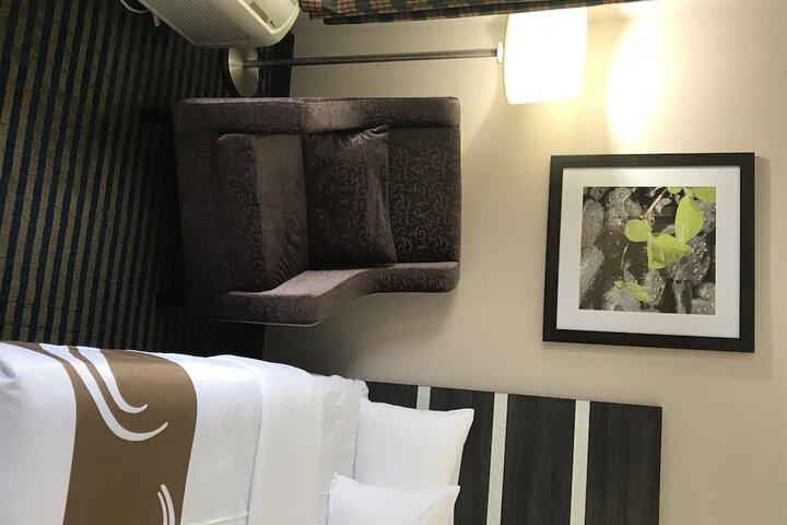 Room 13 of 40