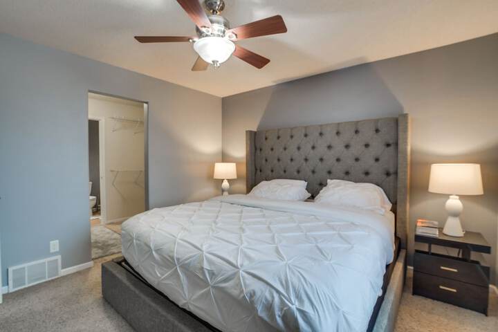 Pet-friendly North Dakota Escape w / Fenced-in Yard