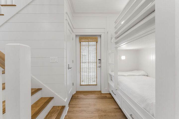 Room 82 of 291