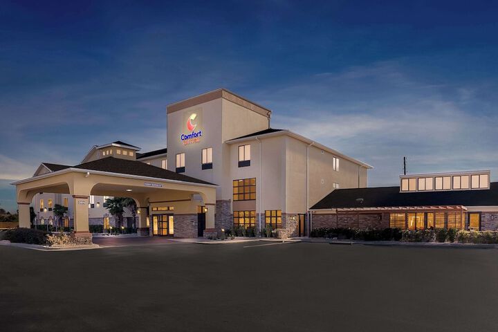 Comfort Suites