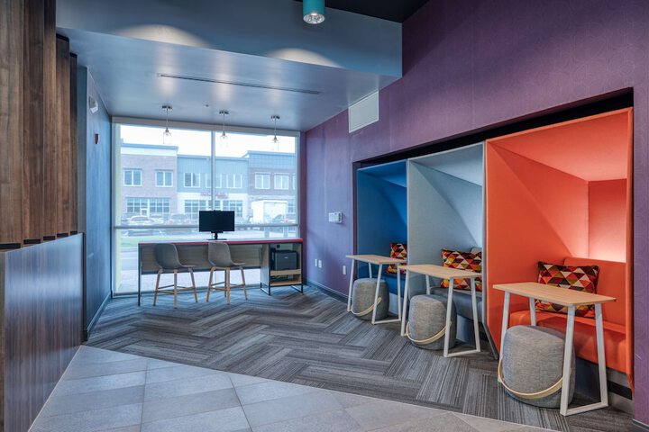 Business Center 31 of 32