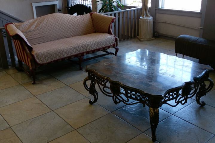 Monterey Inn Hotel