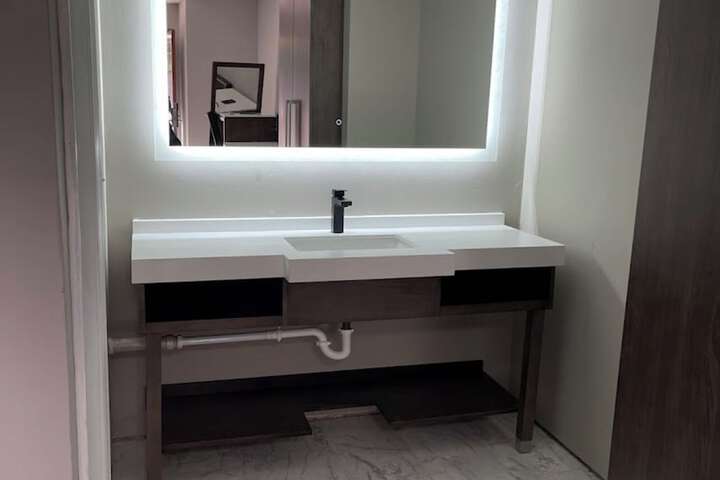Luxor Inn & Suites a Travelodge by Wyndham
