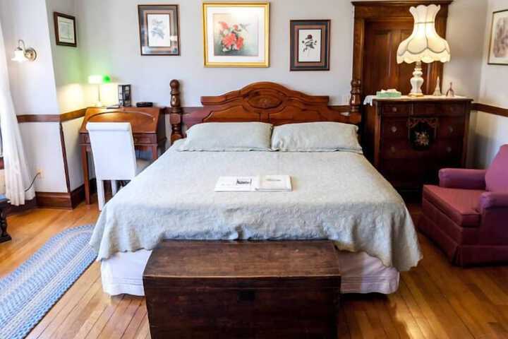 Room 15 of 36