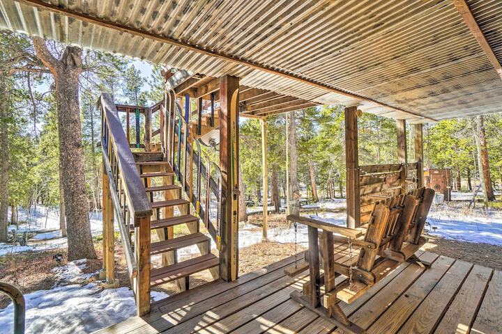 Deck Fire Pit & Grill: Log Cabin in Black Hawk