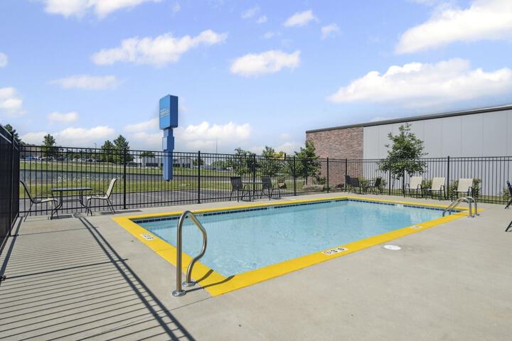 Sonesta Essential Hotels & Suites Kansas City / Blue Springs