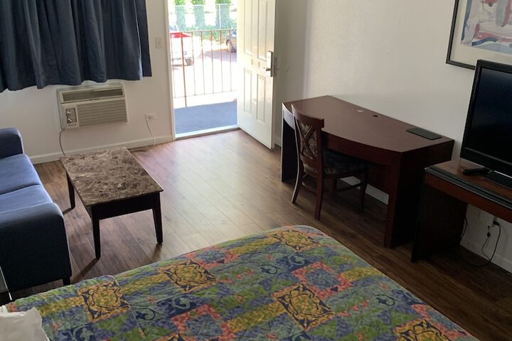 Room 35 of 71