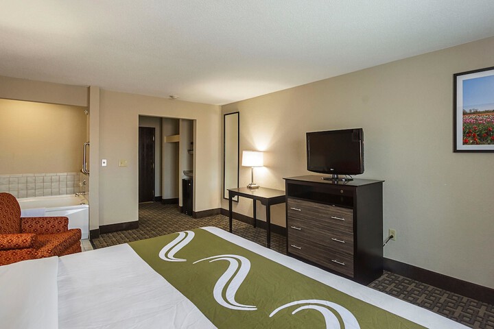 Room 28 of 38