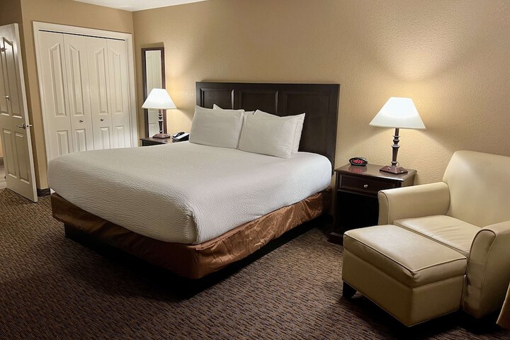 Room 27 of 47