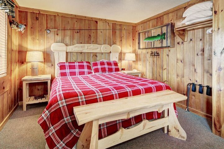 Eagle Fire Lodge & Cabins