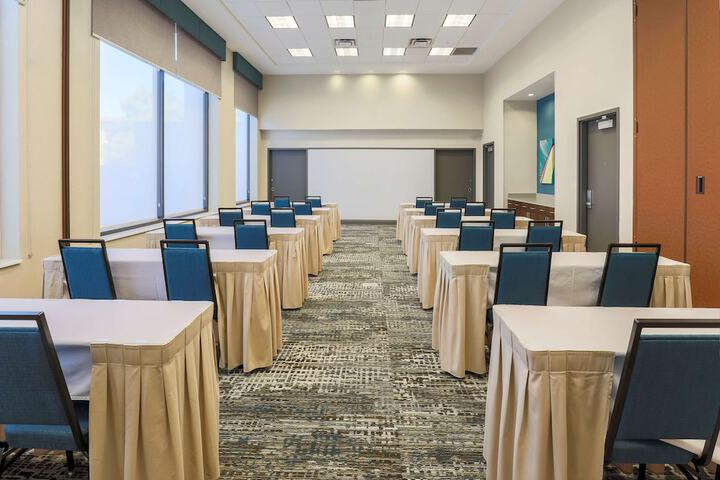 Hampton Inn & Suites Pittsburgh-Downtown