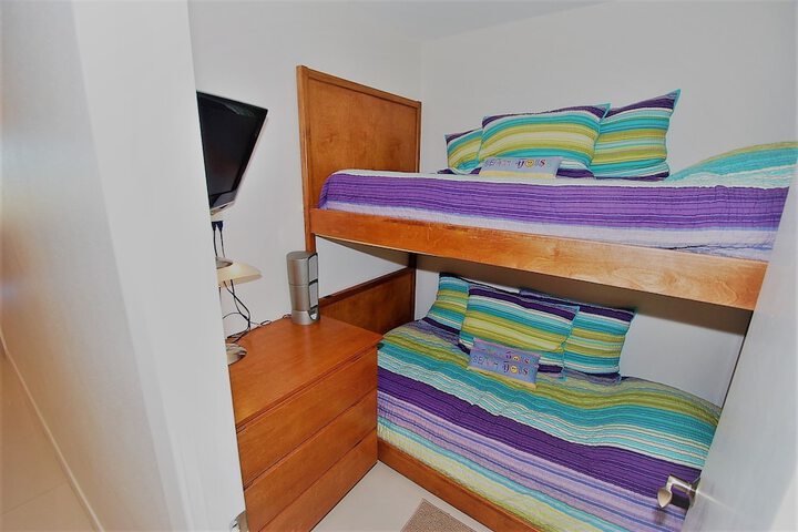Room 20 of 34