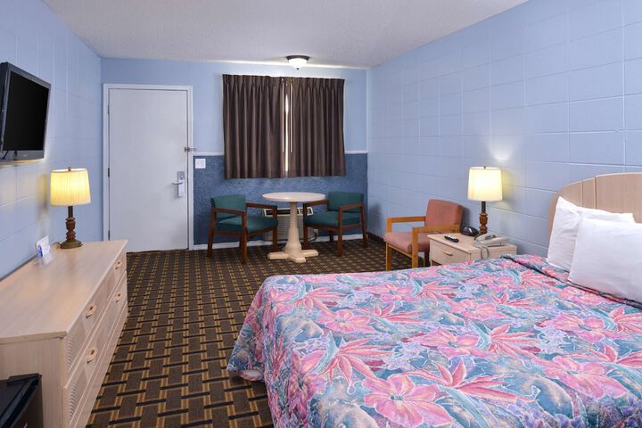 Room 12 of 24