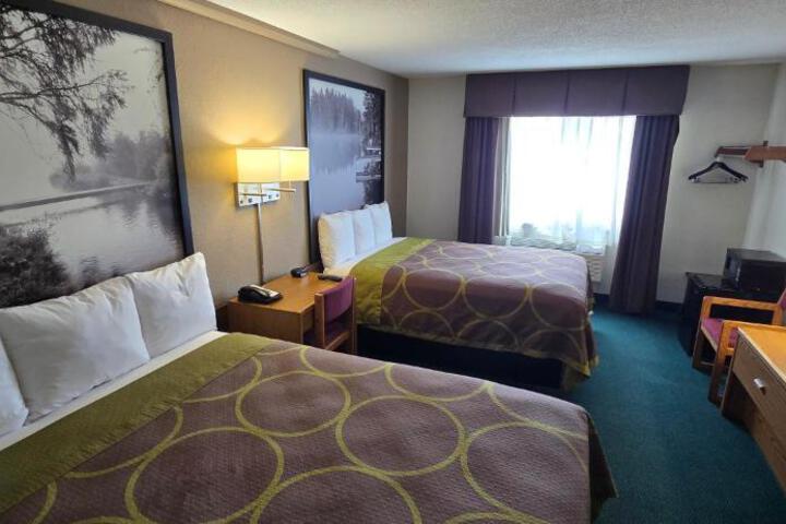 Super 8 by Wyndham Rogers Minnesota