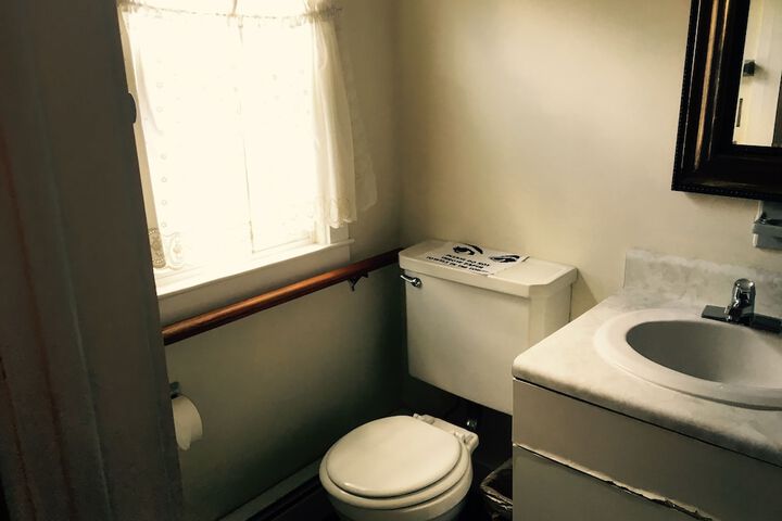 Room 8 of 82