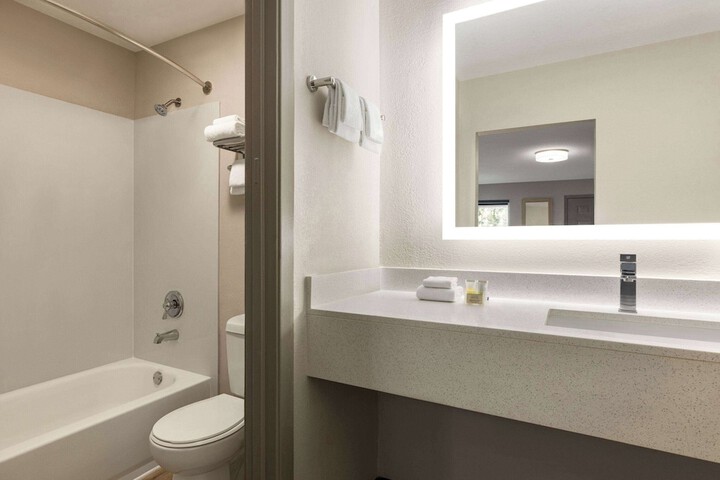 Days Inn by Wyndham Memphis at Graceland