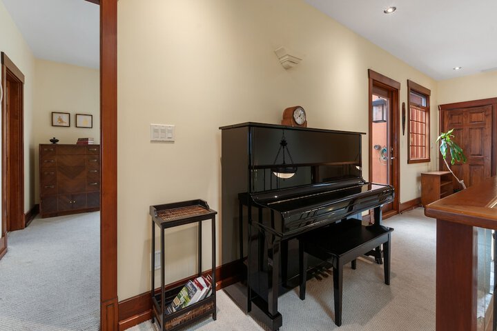 Room 70 of 165