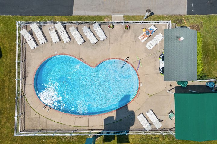 Pool 12 of 60