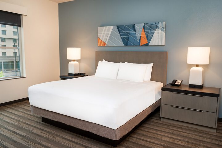 Room 25 of 43