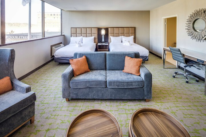 DoubleTree by Hilton Huntington