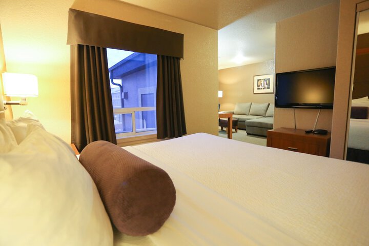 Room 42 of 80