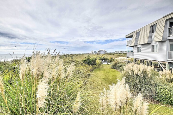 Cozy Ocean Isle Beach Condo Steps to the Beach!