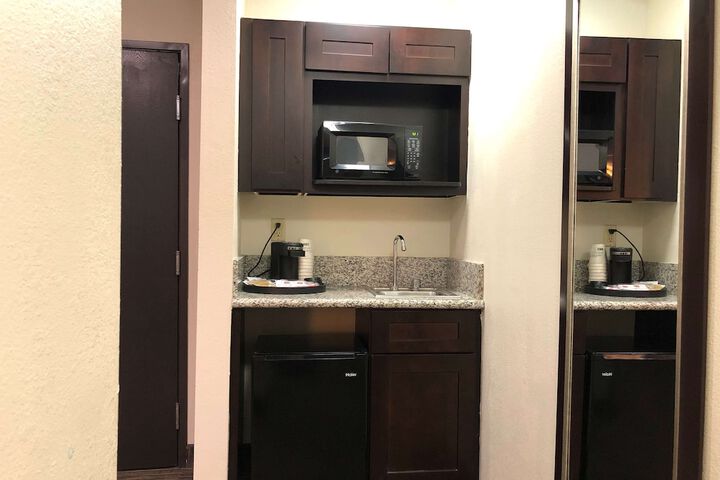 Best Western Plus Coldwater Hotel
