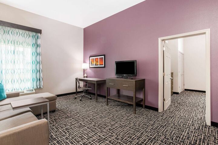La Quinta Inn & Suites by Wyndham Hillsboro