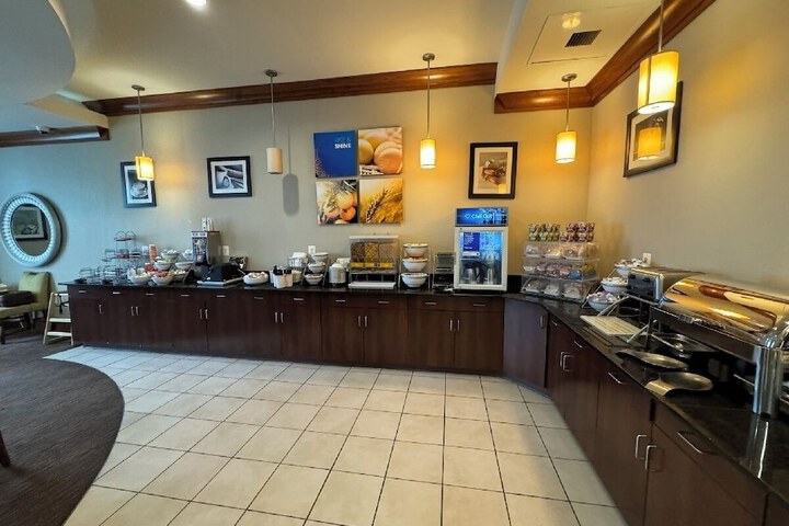 Comfort Inn & Suites Lexington Park near Pax River