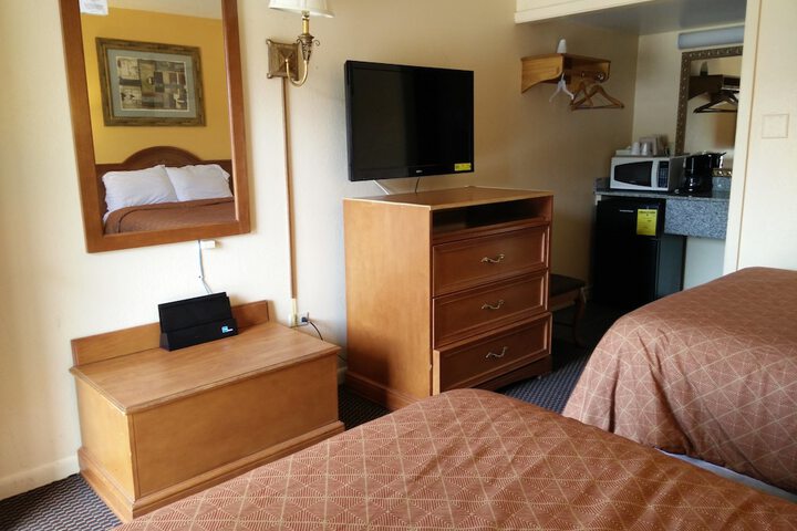 Room 15 of 18