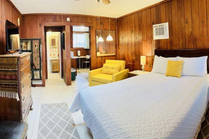 Room 40 of 60