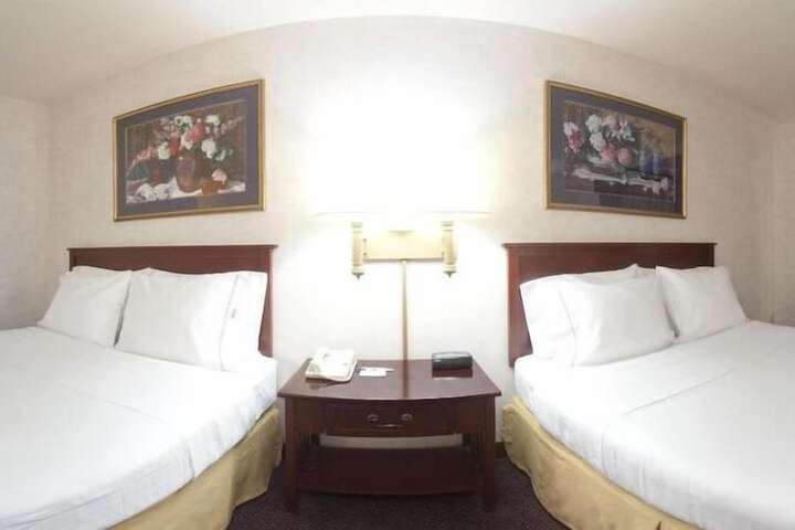 Holiday Inn Express Hotel & Suites Fort Atkinson by IHG