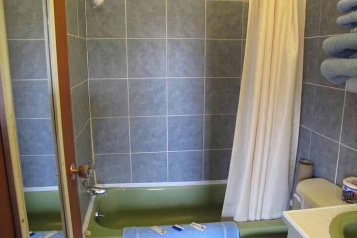 Room 14 of 38